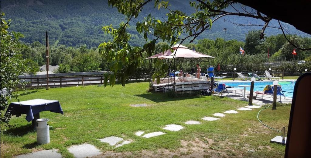 Hotel Veneriaz Нюс Екстер'єр фото