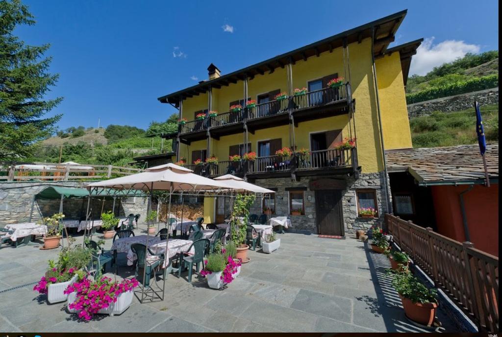 Hotel Veneriaz Нюс Екстер'єр фото