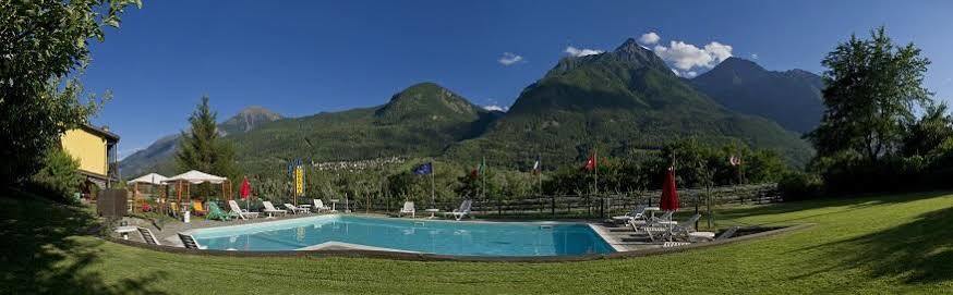 Hotel Veneriaz Нюс Екстер'єр фото